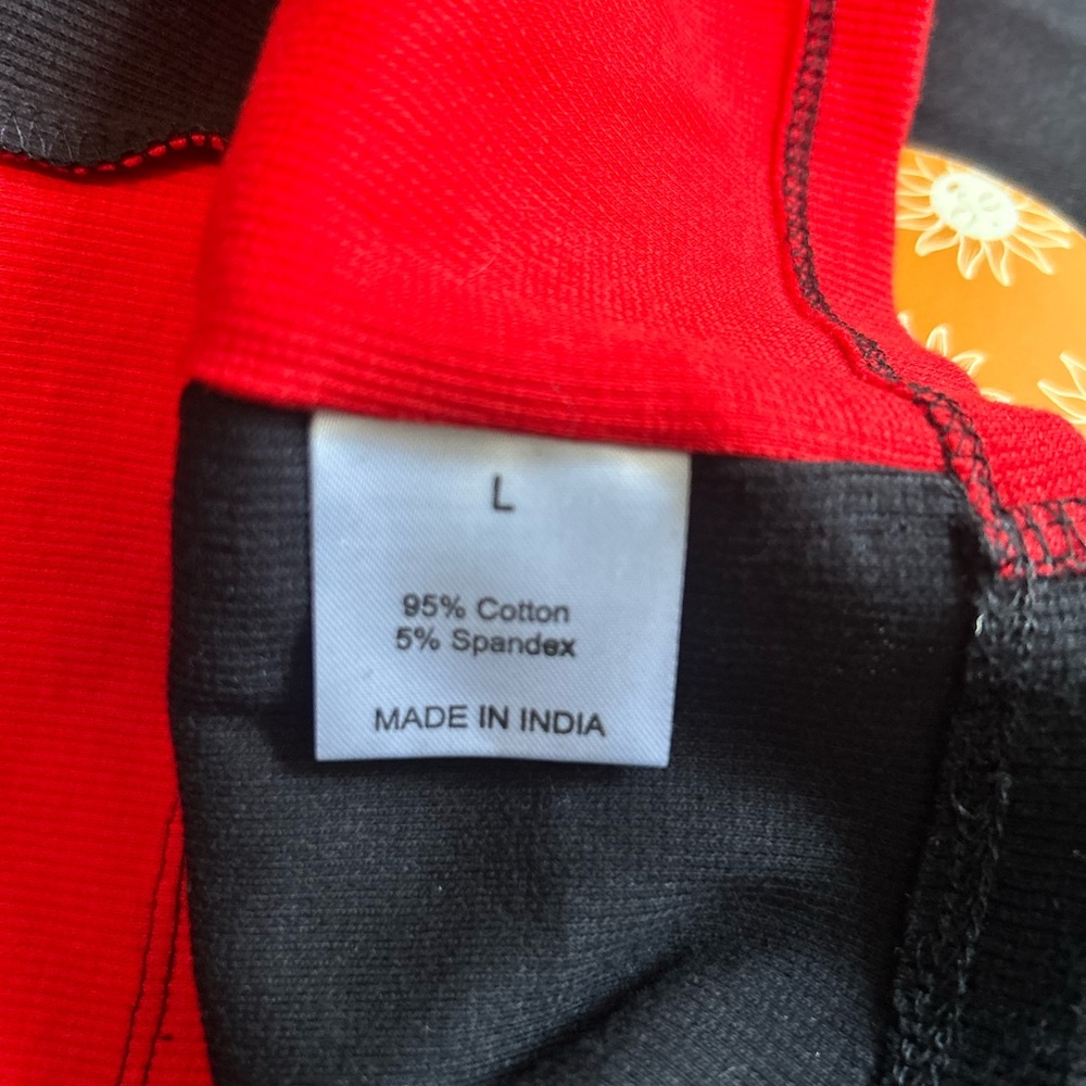 Red and Black Sleeveless Top - Picture 4 of 5